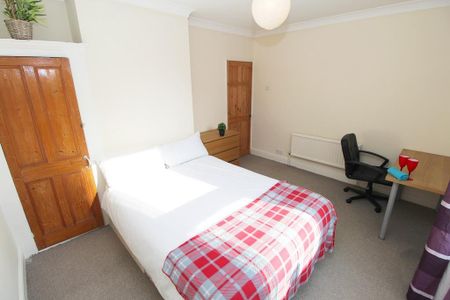 5 bedroom terraced house to rent - Photo 2