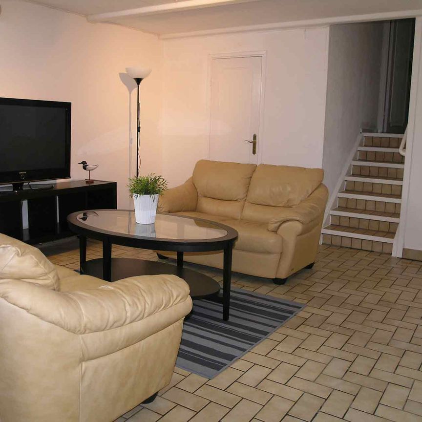 Bo i eget rum i stor villa - Photo 1