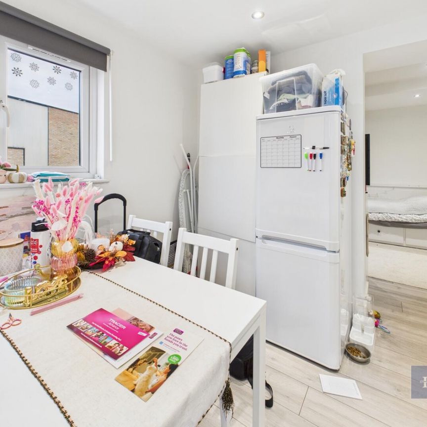 1 bedroom Flat To Let Total Size: 667 SQ FT - Photo 1