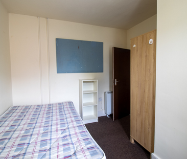 5 Bed Student Accommodation - Photo 5