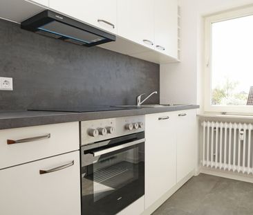 Renovierte 3-Zi-Wohnung mit neuer Küche in - Photo 1