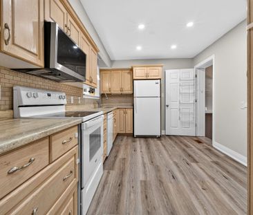 For Lease - 134 Switzer Drive, Oshawa, Ontario - Photo 5