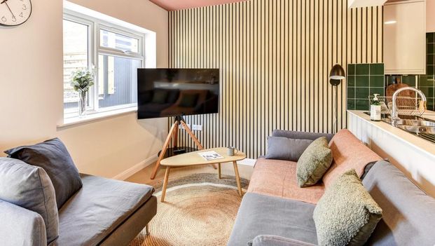 1 bedroom in a house share to rent - Photo 1