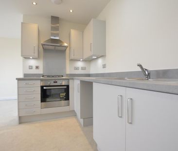 2 bedroom coach house to rent - Photo 4