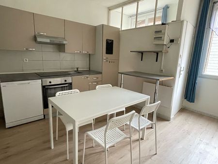 Location Appartement 2 pièces 55m² - Photo 3