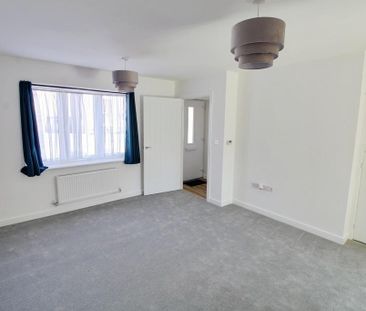 3 bedroom semi-detached house to rent - Photo 2