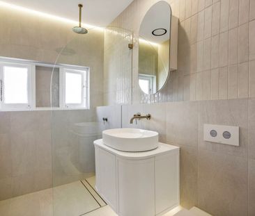 Brand-New Renovation – 3-Bedroom Apartment in Prime North Bondi Loc... - Photo 4