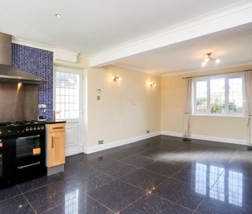 4 bedroom detached house to rent - Photo 1