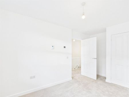 3 bedroom semi-detached house to rent - Photo 3