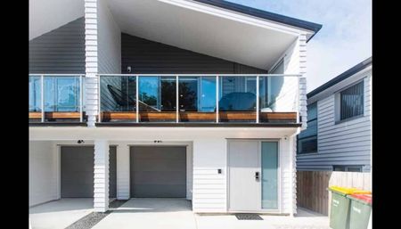 Ample Parking in Ormiston School Zone - Photo 2