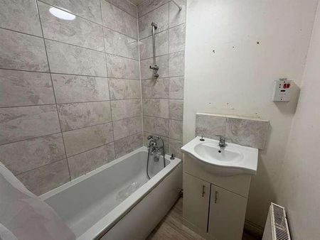 Trinity Avenue, Northampton, NN2 - Photo 4