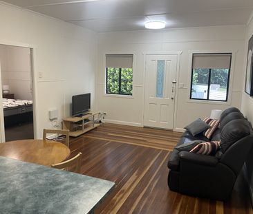 Fully Furnished East Toowoomba Unit! - Photo 1