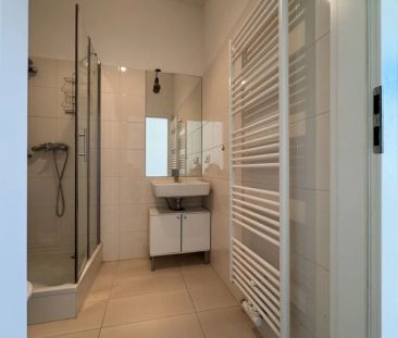 Provisionsfrei: Renovierter 25m² Altbau mit Einbauküche beim Rochus... - Photo 5