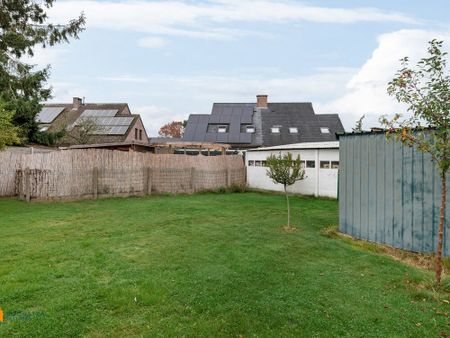 Instapklare woning met 3 slpkrs, garages en tuin te Weerde - Photo 3