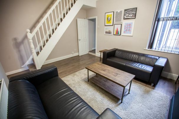 5 bedroom terraced house to rent - Photo 1