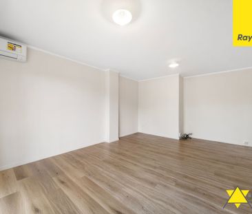 Sunny Retreat in a Peaceful New Lynn Cul-de-Sac - Photo 2