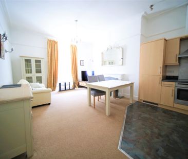 2 bed apartment to rent in Northernhay Place, Exeter, EX4 - Photo 1