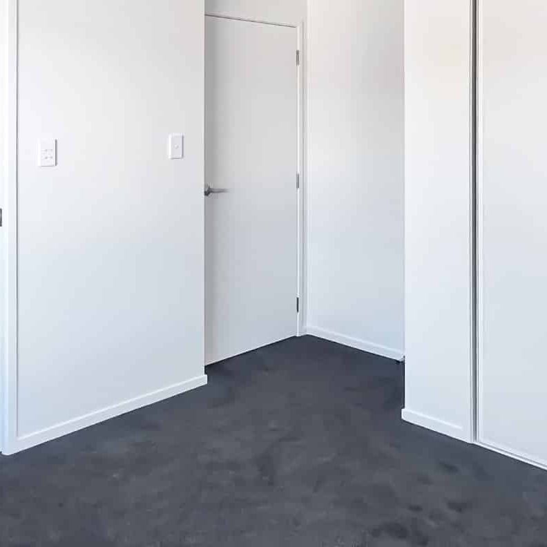 Spacious 4 Bedroom in Acland Park - Photo 1