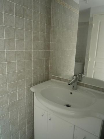 Location Appartement 2 pièces 43m² GRIMAUD 83310 - Photo 4