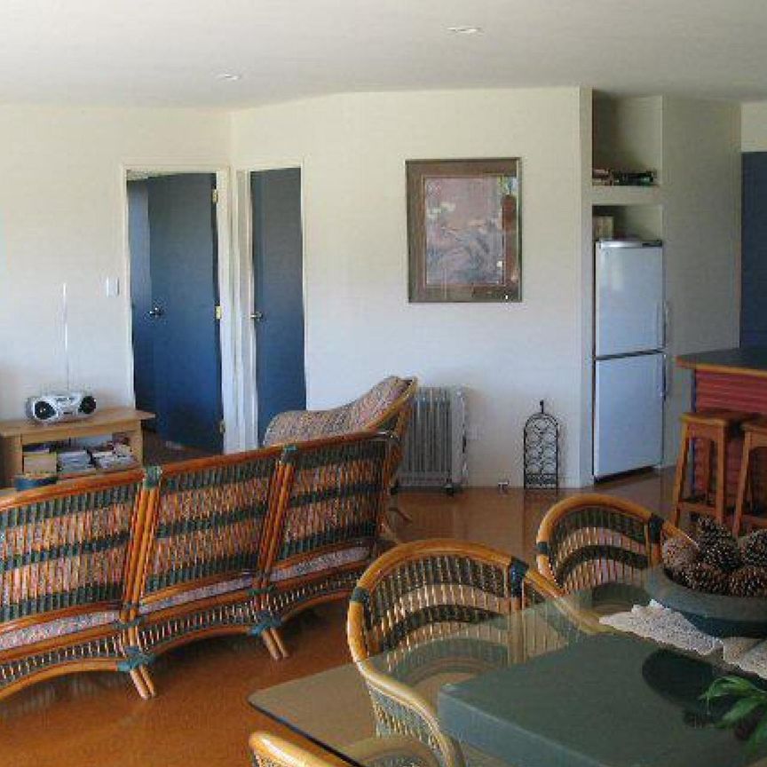 Castleview Rd - Attractive Holiday Rental - Photo 1