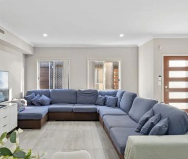 “Great 4 Bedroom Home - Fantastic Location!” - Photo 5