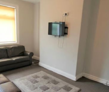 5 Bed - 17 Stanmore Street, Burley, Leeds - LS4 2RS - Student - Photo 6