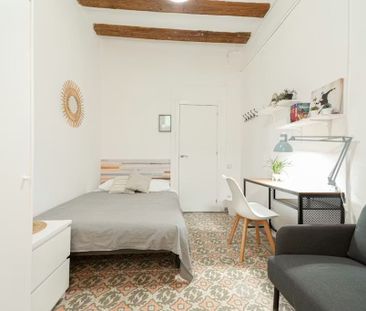 Carrer de la Boqueria, Barcelona, Catalonia 08002 - Photo 2