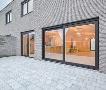 Energiezuinige en hoogwaardig afgewerkte nieuwbouwwoning te Roksem. - Photo 2