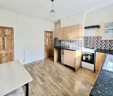 2 bedroom terraced house to rent - Photo 4