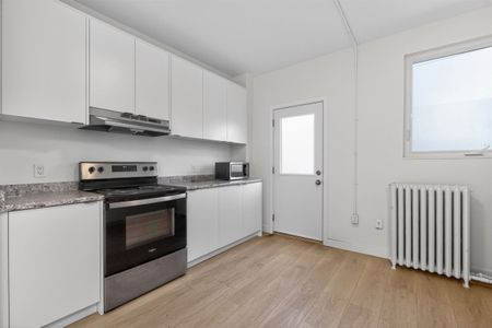 For Lease - 922 Queen Street Unit# 2, Toronto, Ontario - Photo 2