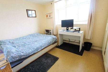 Audley Court, UB5, Northolt - Photo 5