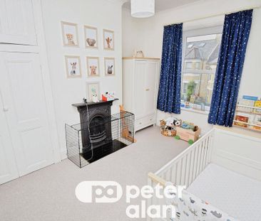 4 bedroom end of terrace house to rent - Photo 5