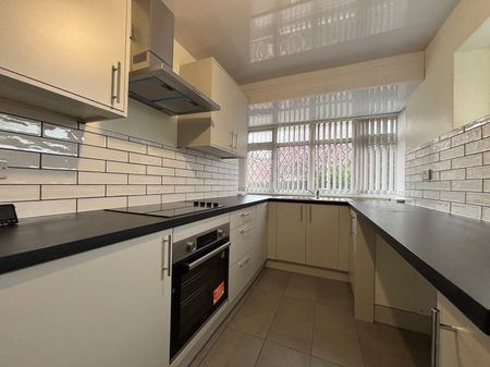 Silverdale Drive, Wolverhampton, WV10 - Photo 3