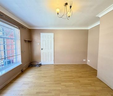 3 Bedroom House - Terraced To Let - Photo 4
