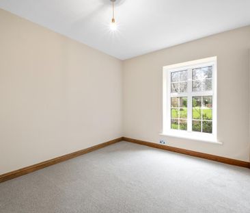 3 bedroom apartment to rent - Photo 4