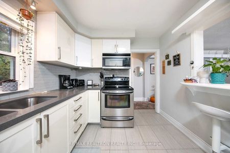 For Lease - 28 Irvington Crescent, Toronto, Ontario - Photo 5