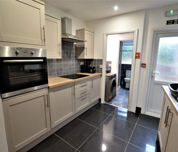 1 bedroom in a house share to rent - Photo 5