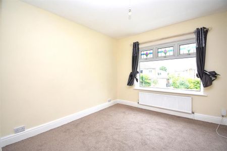4 bedroom semi-detached house to rent - Photo 5