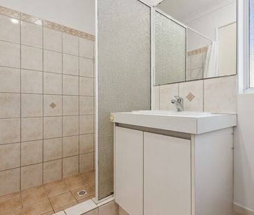 Charming 4 Bedroom Home - Photo 6