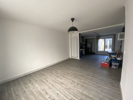MAISON T3 NON MEUBLÉE AVEC COURETTE- QUARTIER SAINT HONORÉ - Photo 3