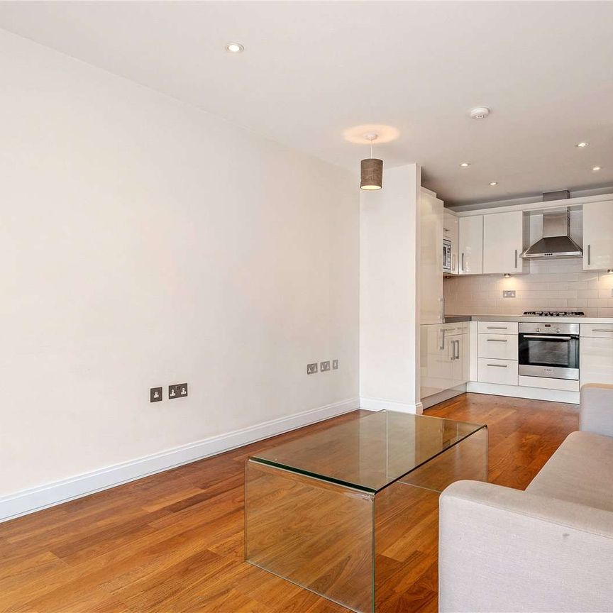 A contemporary one bedroom apartment - Photo 1