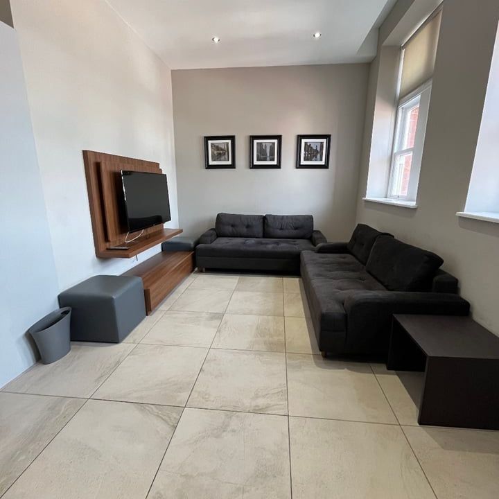 2 Bed Flat, Trafalgar House, LS1 - Photo 1