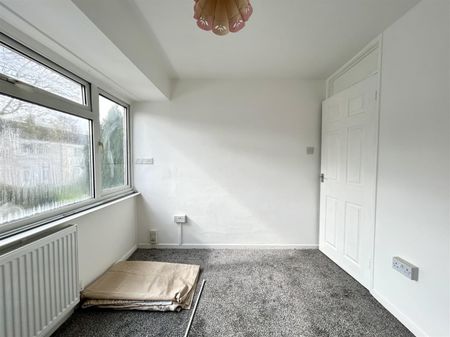 3 Bedroom House To Let - Photo 4