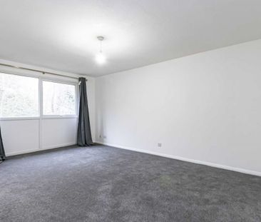2 bed Flat for rent - Photo 3