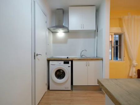 Calle de Carracedo, Madrid, Community of Madrid 28024 - Photo 5