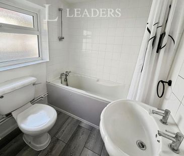 2 bedroom terraced house to rent - Photo 5