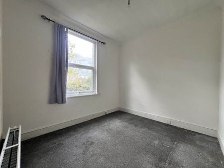 Price £2,000 pcm - Available Now - Unfurnished - Photo 3