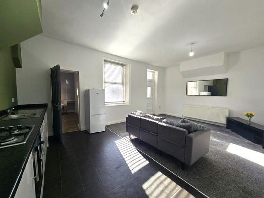 1 bedroom flat to rent - Photo 1