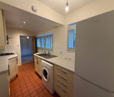 2 bedroom semi-detached house to rent - Photo 6