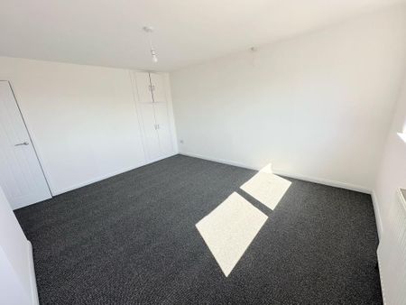 4 bedroom terraced house to rent - Photo 5